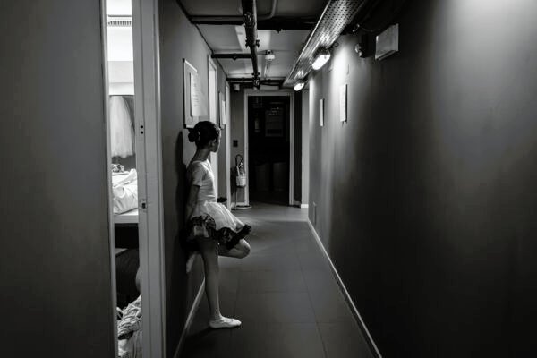 bailarina-pasillo-001